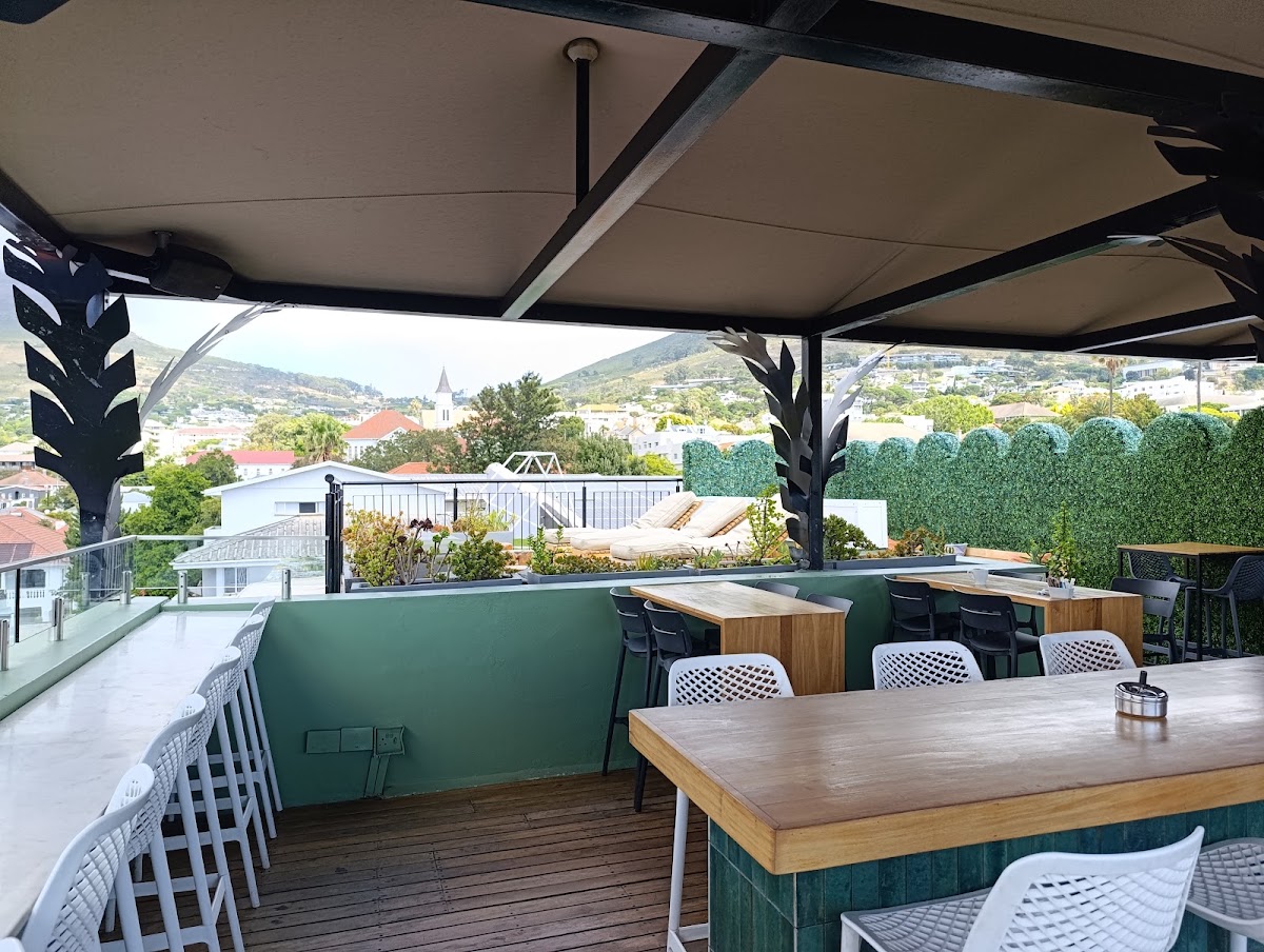 Mountain Club Rooftop Bistro — photo 4