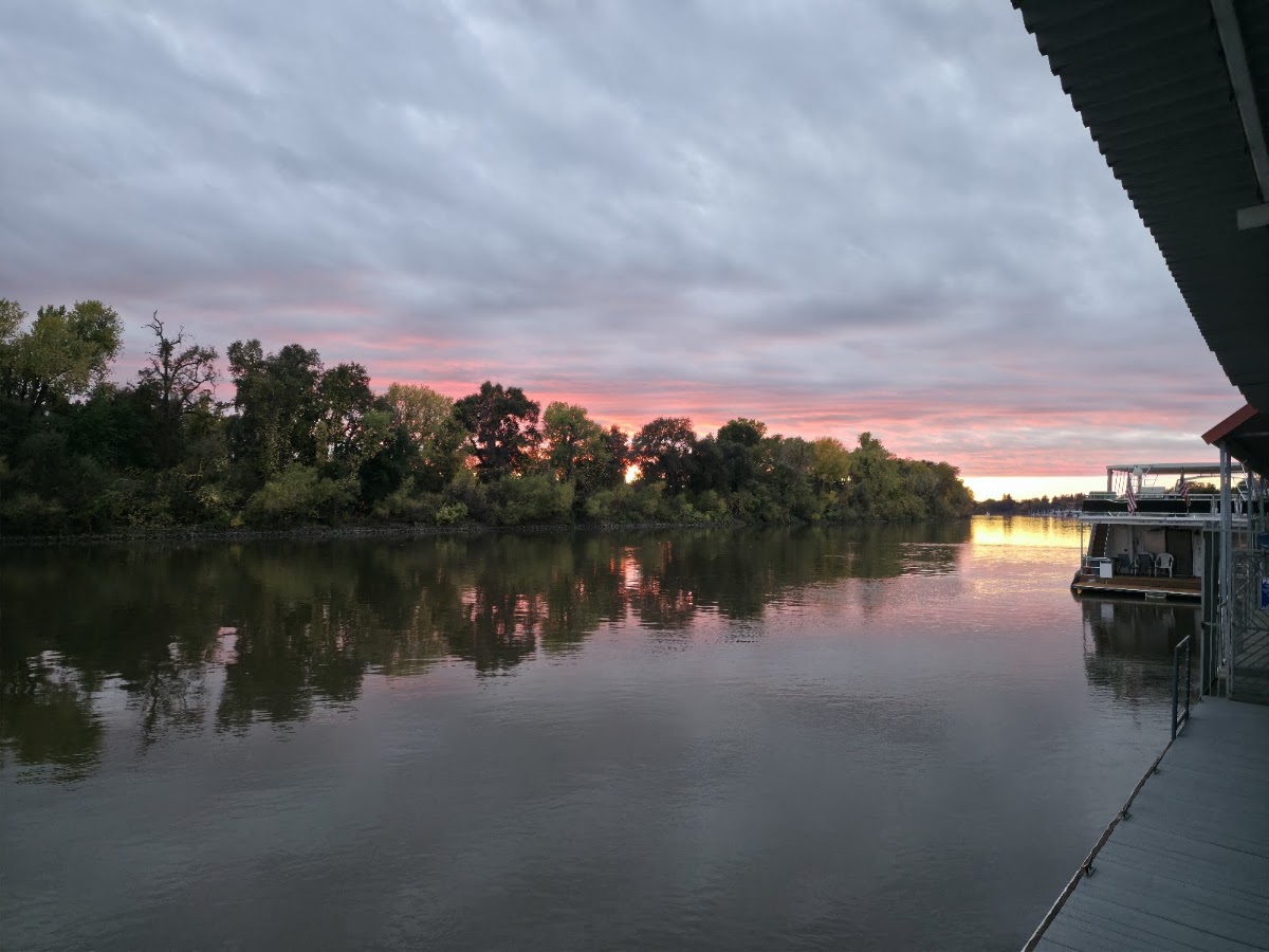 Crawdads on the River — photo 4