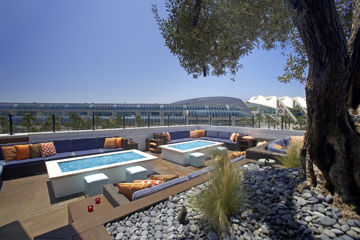 FLOAT Rooftop Lounge — photo 4