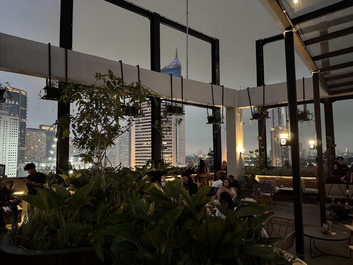 The Platform Rooftop Bar — photo 4