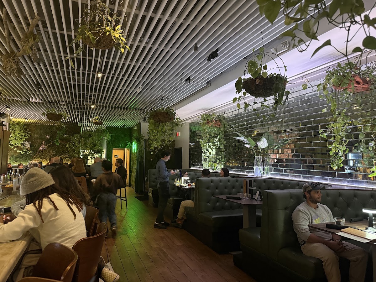 Thrive Cocktail Lounge & Eatery — photo 4