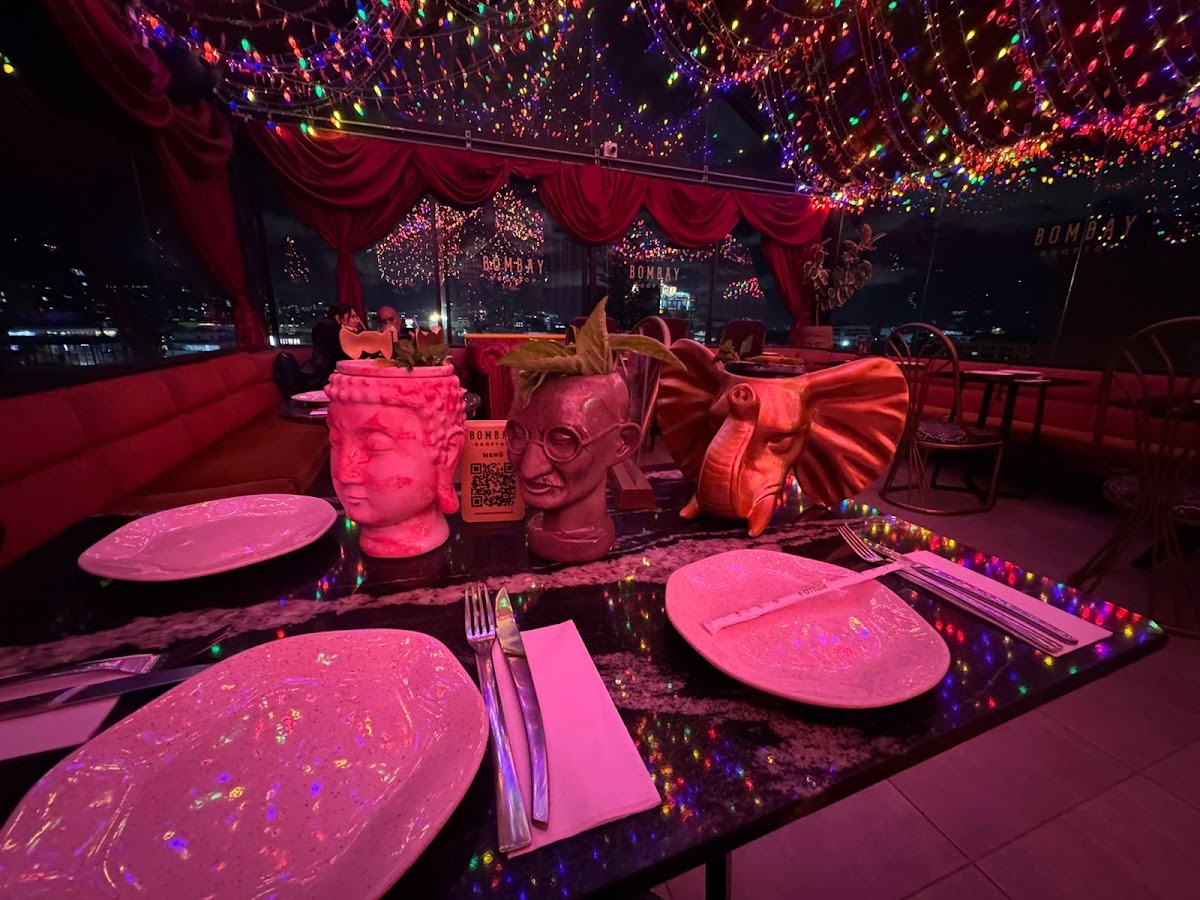 Bombay Rooftop | Restaurante Fusión Del Medio Oriente — photo 4
