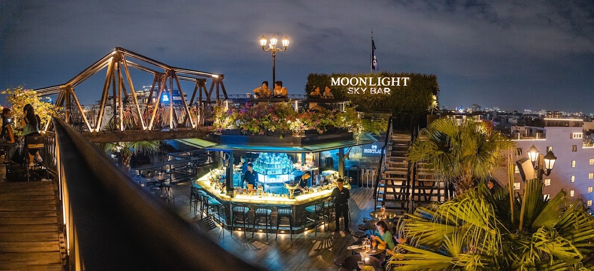 Moonlight Sky Bar — photo 4