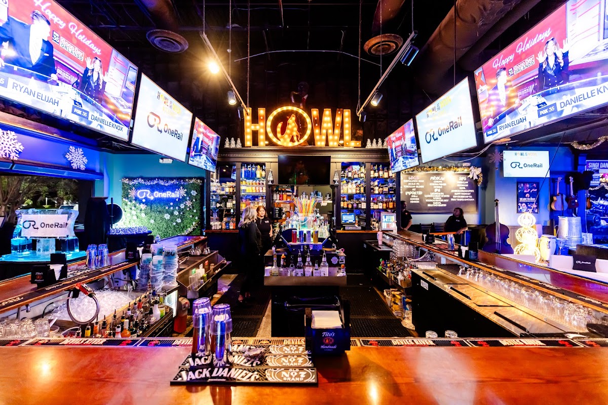Howl at the Moon Pittsburgh — photo 4