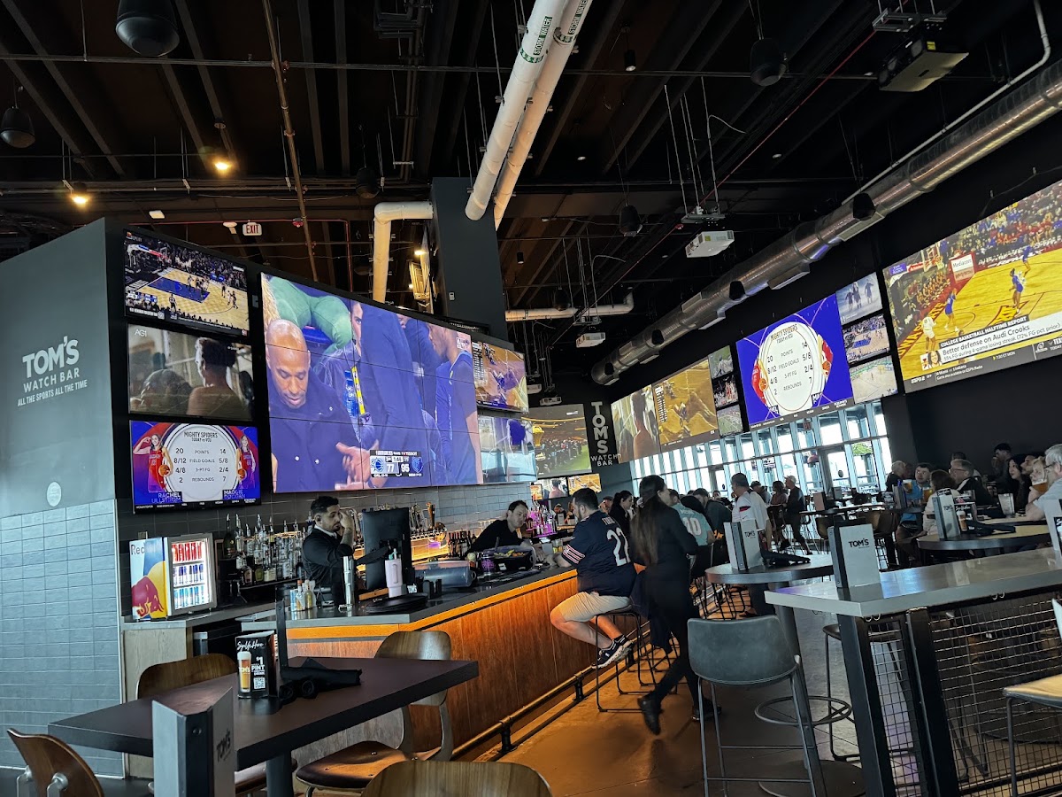 Tom's Watch Bar- Sky Bar — photo 4