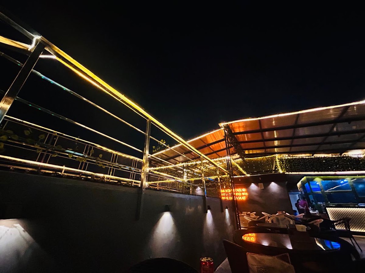 Noir Sky Lounge — photo 4