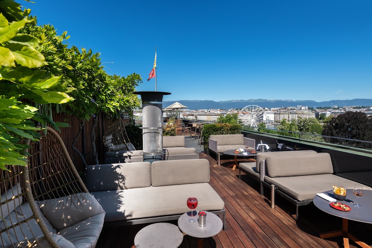 MET Rooftop Lounge - Hôtel Métropole — photo 4