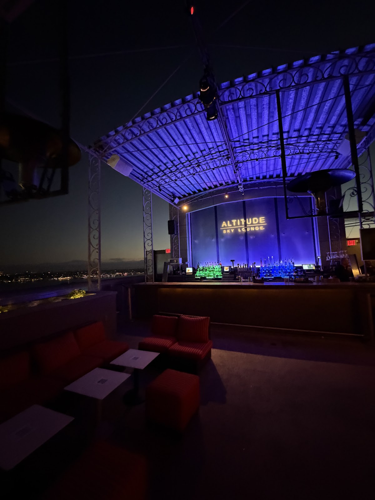 Altitude Sky Lounge — photo 4