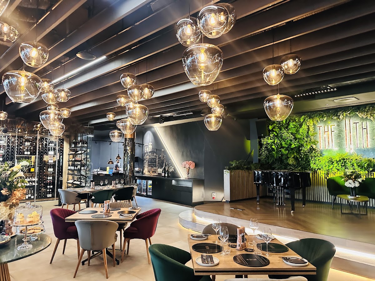 The 11th Floor Restaurant — photo 4