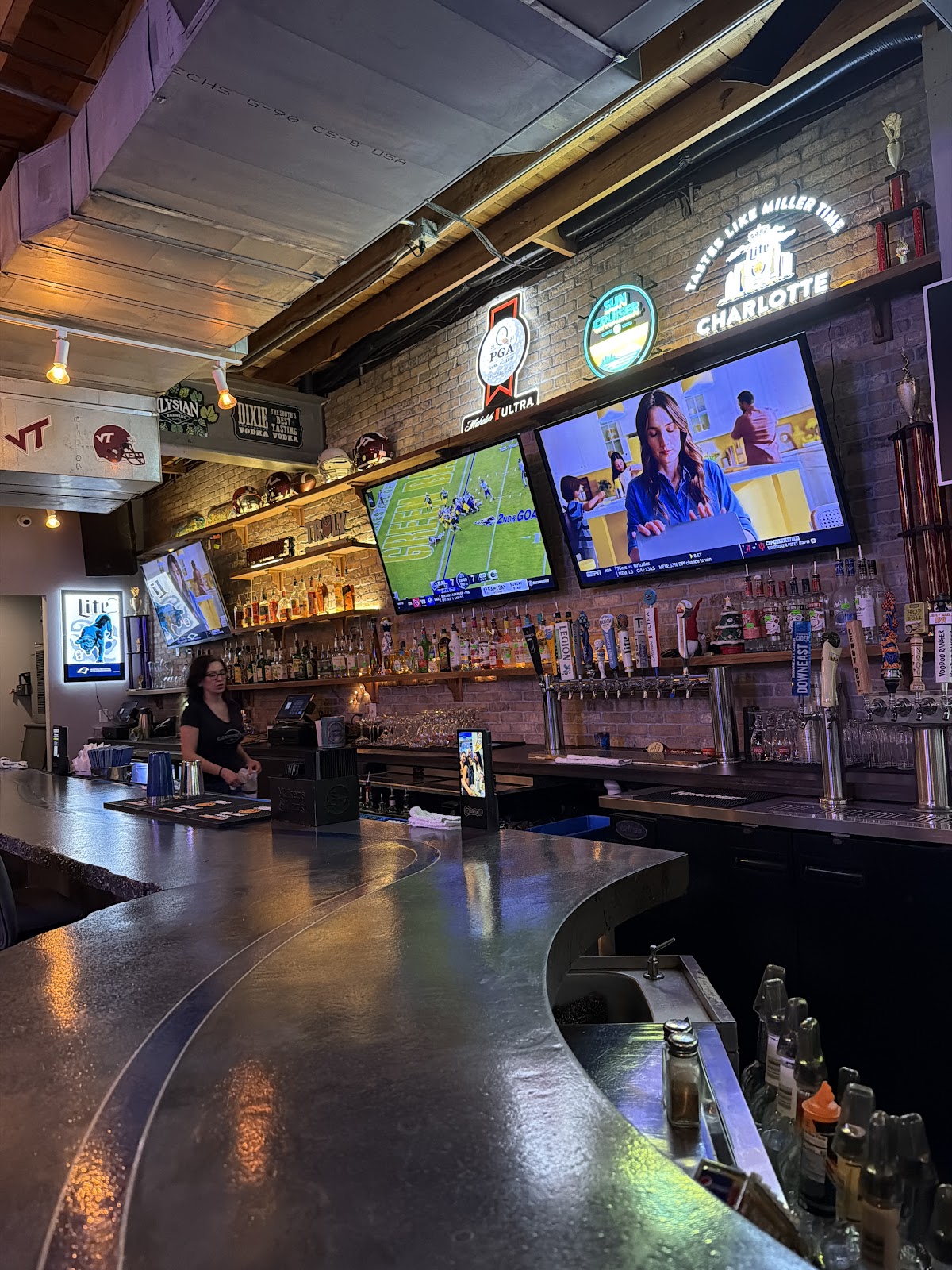 Graham St. Pub & Patio — photo 4