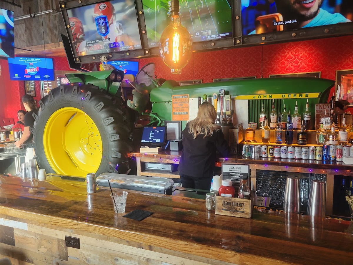 Jason Aldean's Kitchen + Bar — photo 4
