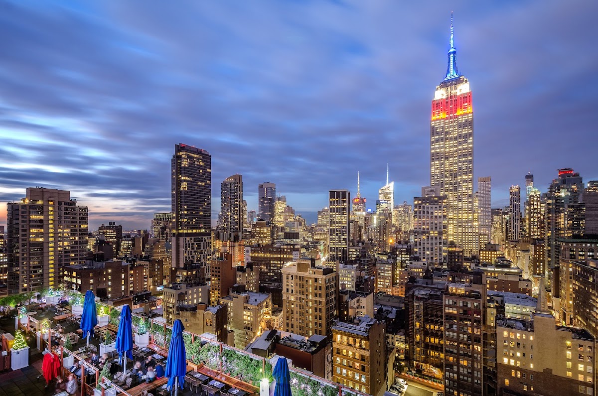 230 Fifth Rooftop Bar — photo 4