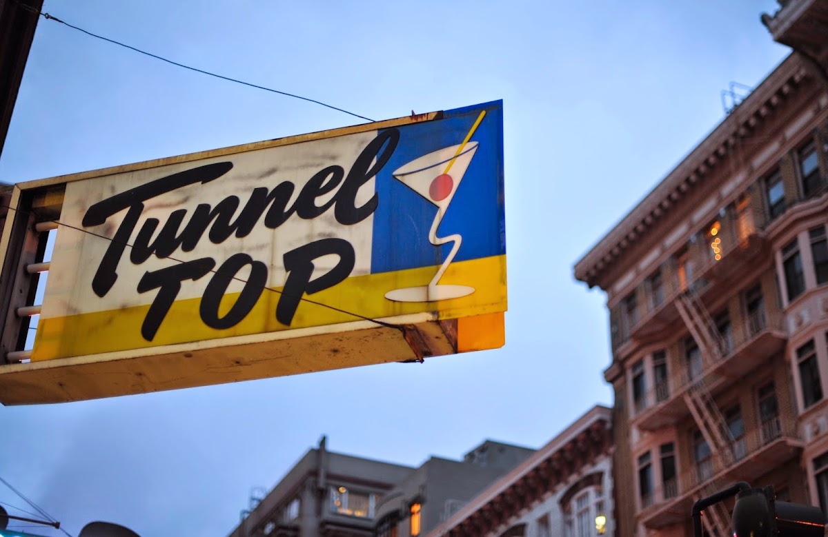 Tunnel Top Lounge and Bar — photo 4
