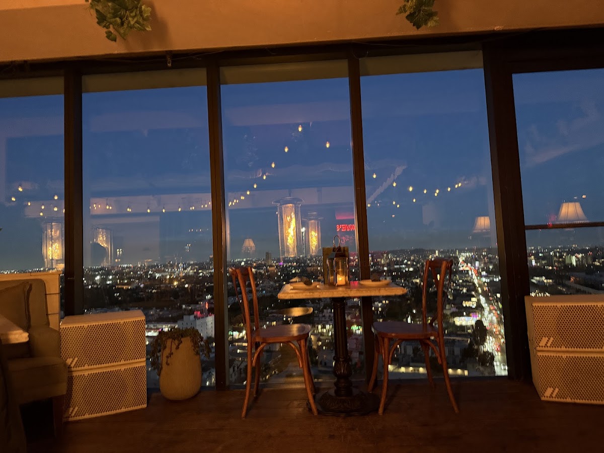 Harriet's Rooftop — photo 4