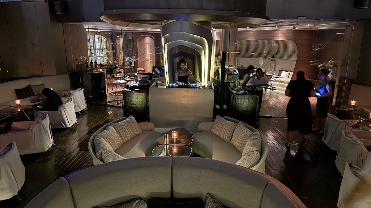 Sky Bar at Lebua — photo 5