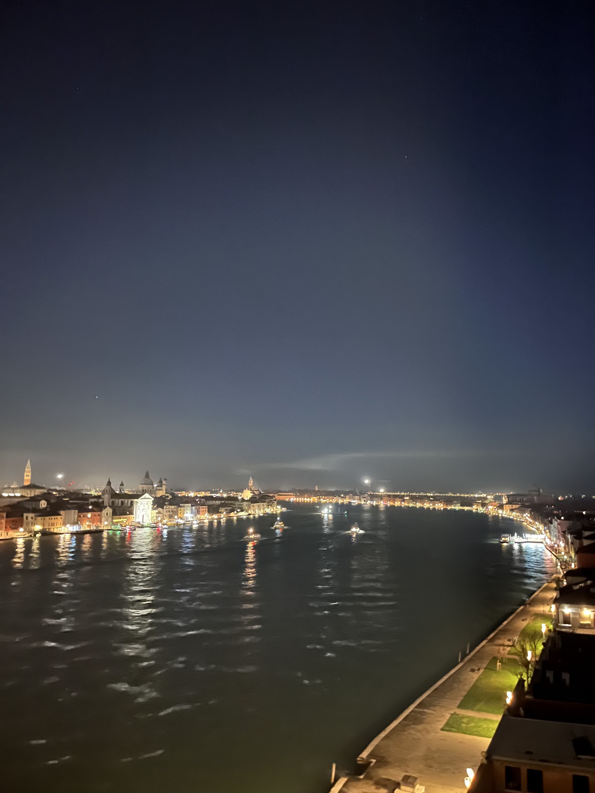 Skyline Rooftop Bar — photo 5