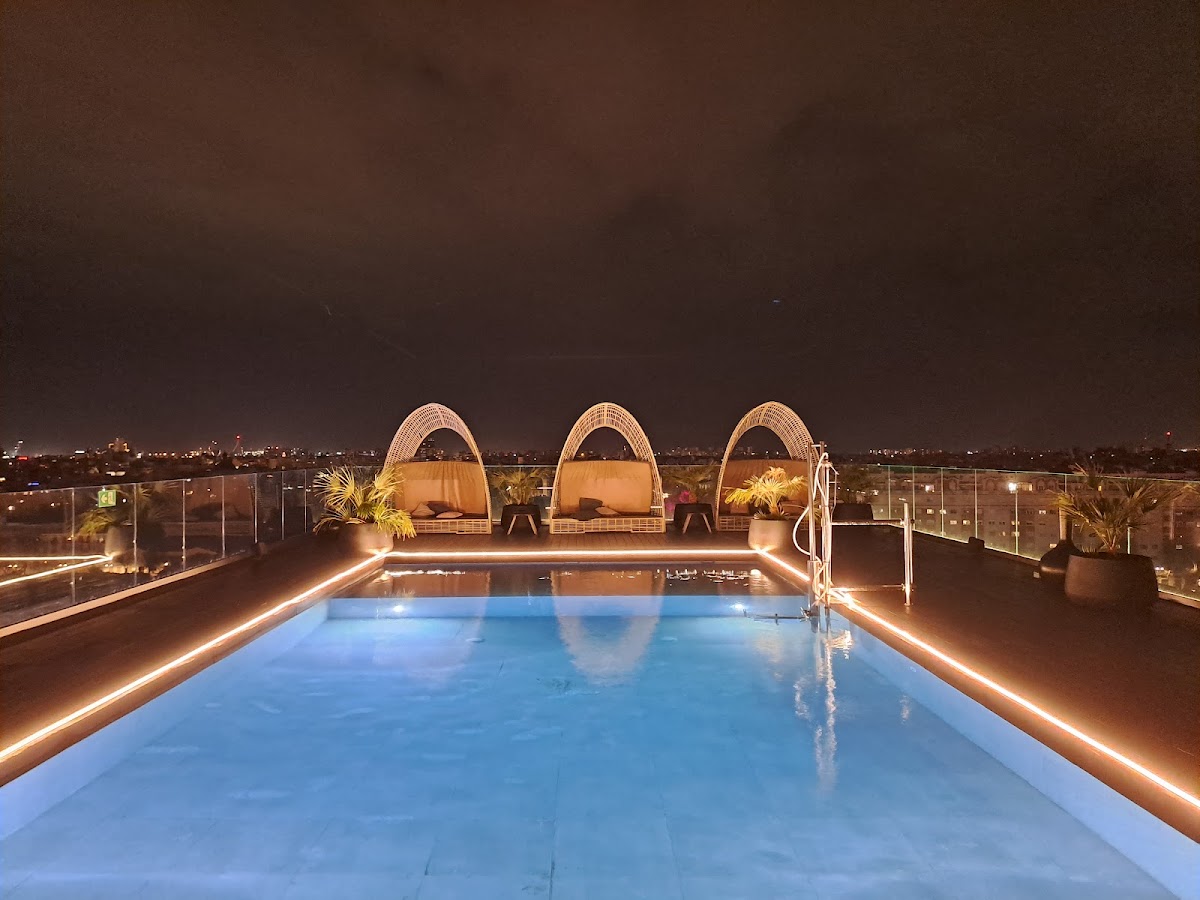 Sky Bar Novotel Valencia Lavant — photo 5