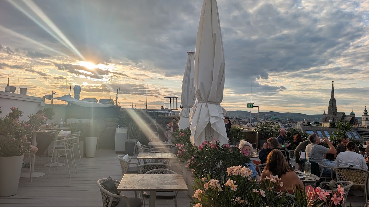 Atmosphere Rooftop Bar — photo 5