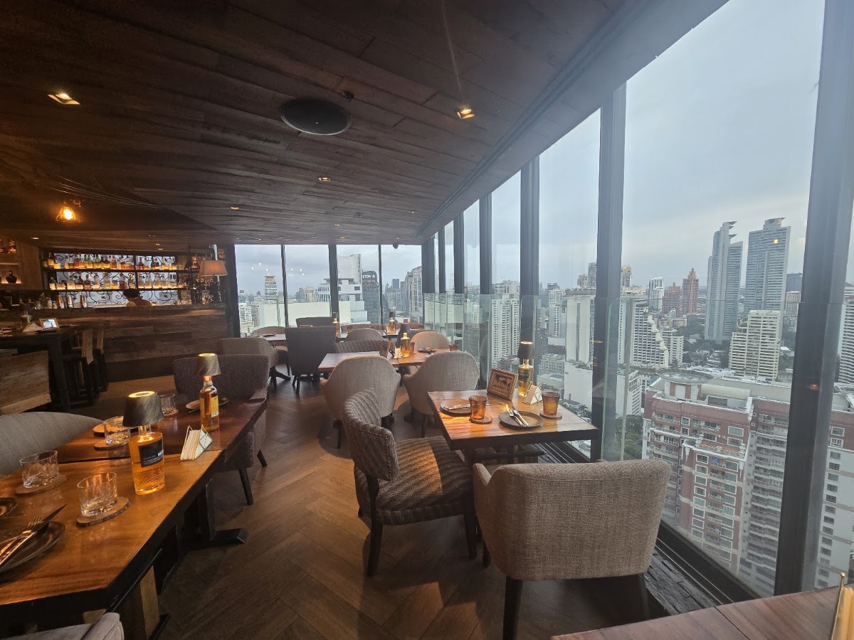 Bangkok Heightz Rooftop (Restaurant & Bar 39th floor) — photo 5