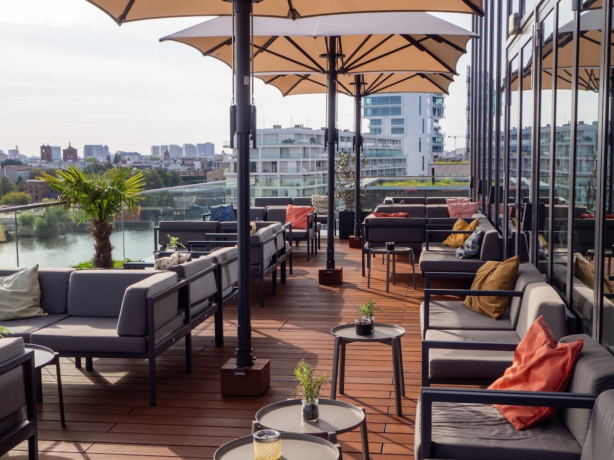 Gallery Rooftop Bar at Hotel Indigo — photo 5