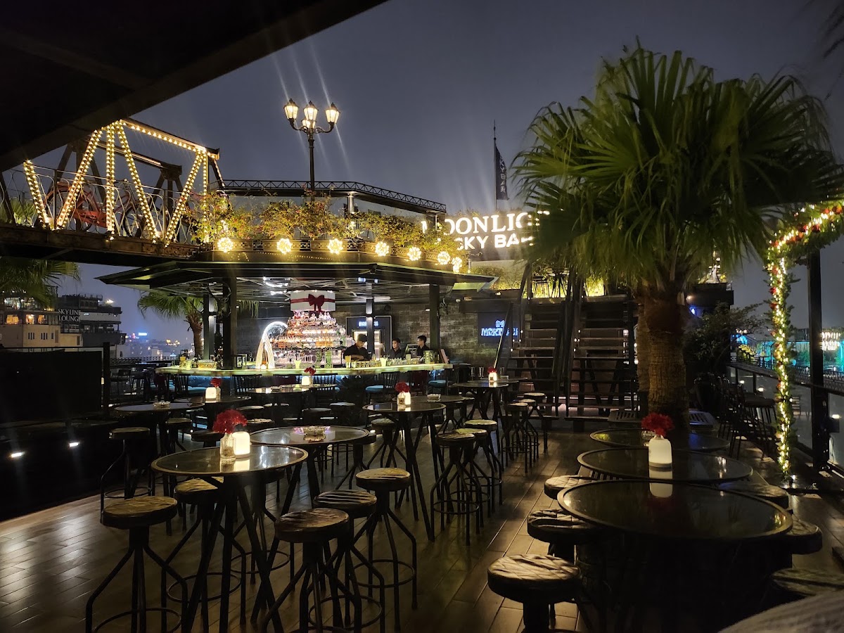Moonlight Sky Bar — photo 5