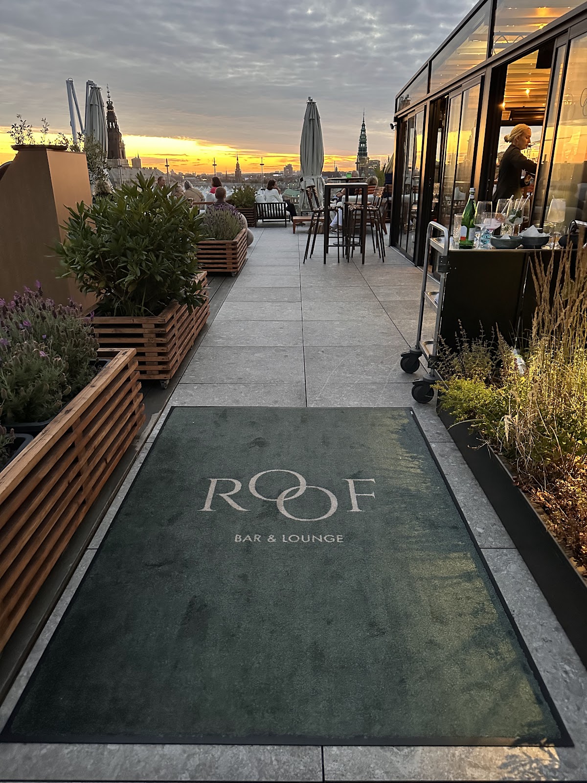 ROOF - Bar & Lounge — photo 5