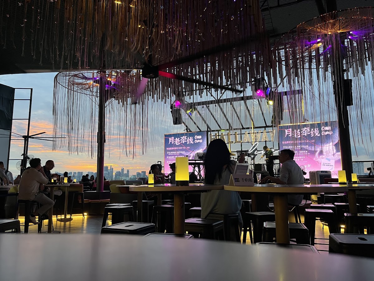 Hallaway KL Rooftop Bar — photo 5