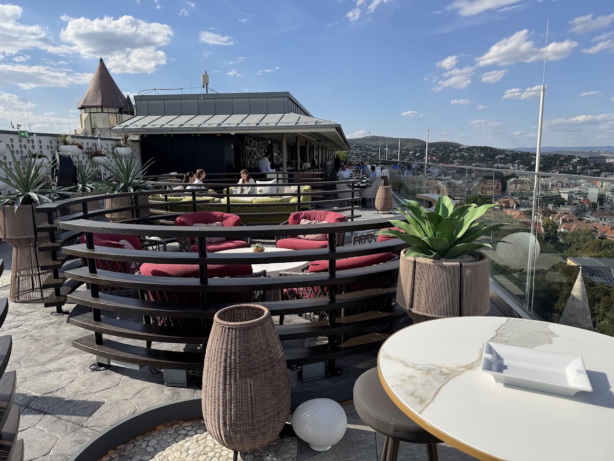 White Raven Skybar & Lounge — photo 5