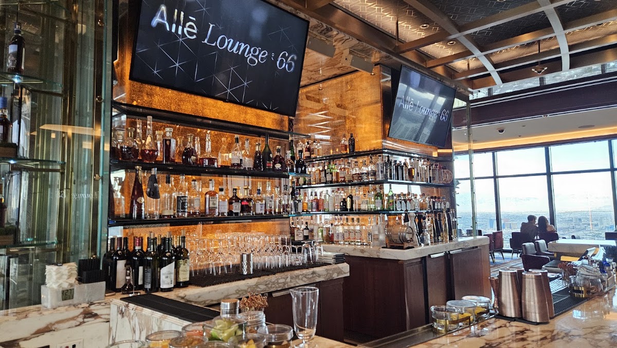Allē Lounge on 66 — photo 5