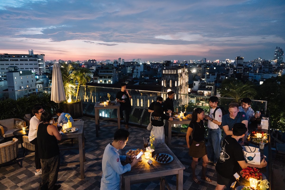 Ozone Sky Lounge & Restaurant Hanoi — photo 5