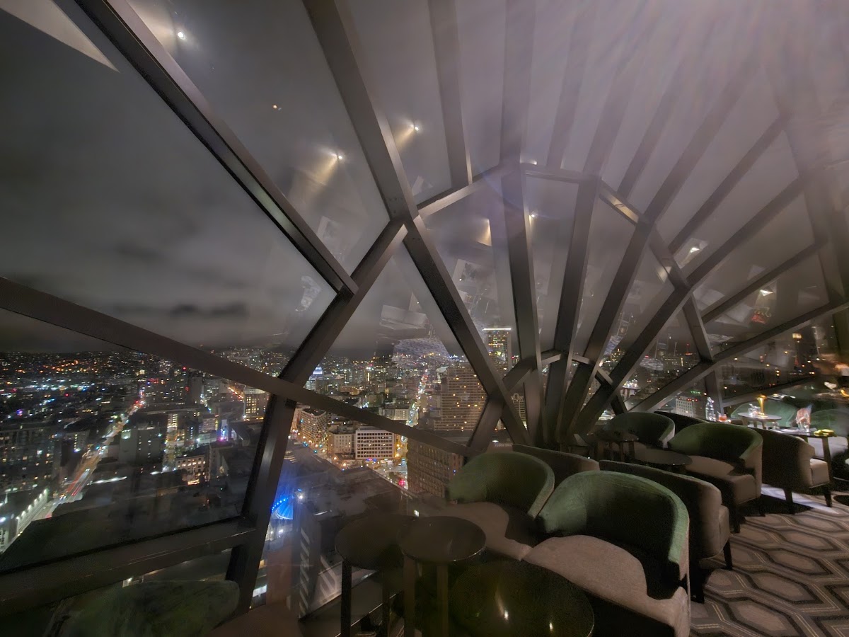 The View Lounge — photo 5