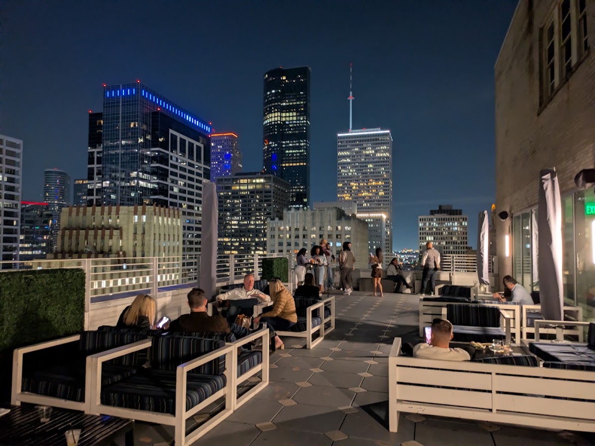 Z on 23 Rooftop — photo 5