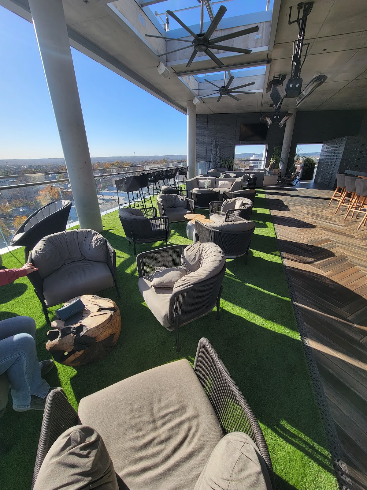 Otopia Rooftop Lounge — photo 5