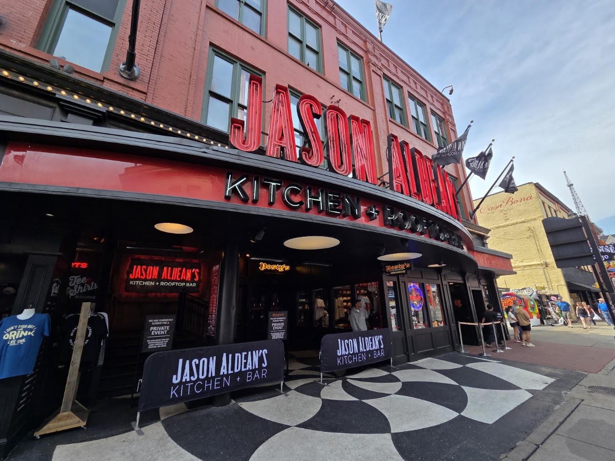 Jason Aldean's Kitchen + Rooftop Bar — photo 6