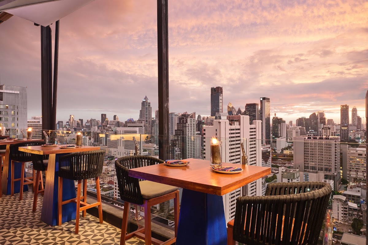 Above Eleven Rooftop Bar & Restaurant — photo 6