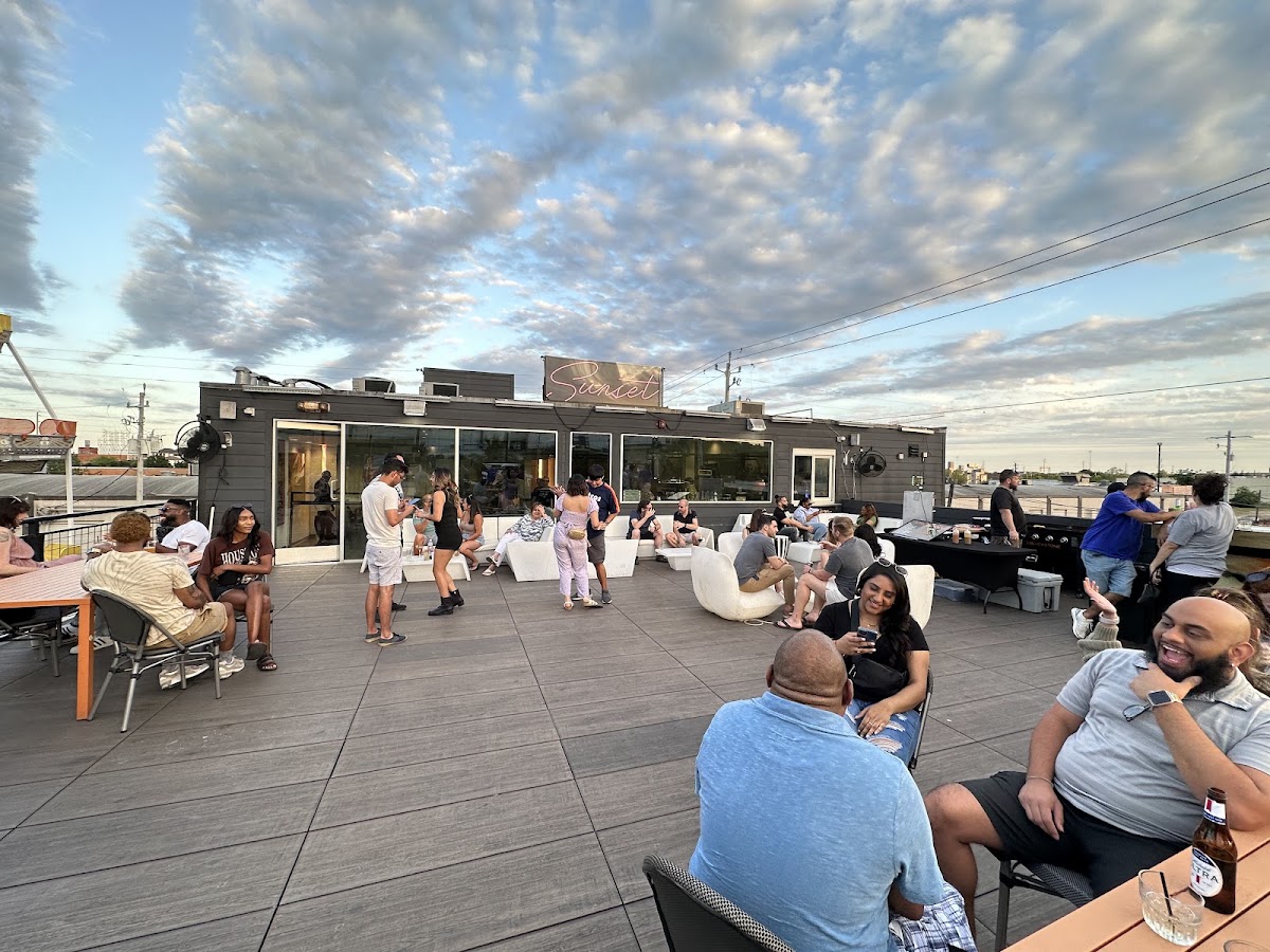 Sunset Rooftop Lounge — photo 6