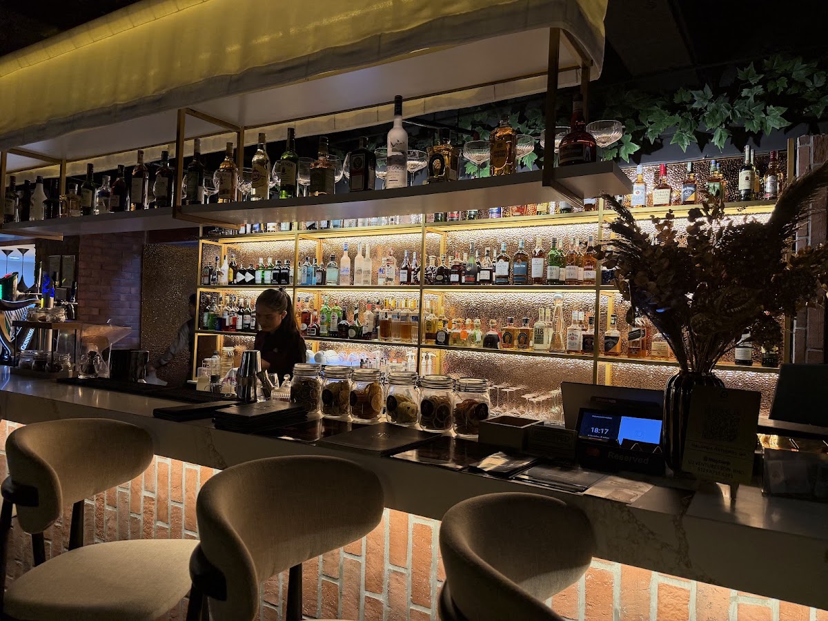 IVY Rooftop Restaurant Bar & Lounge — photo 6