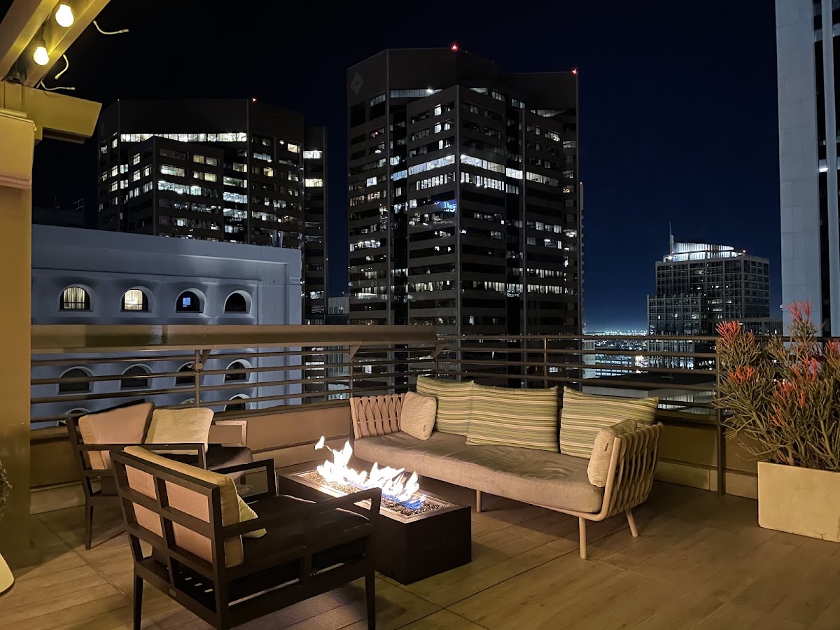 Floor 13 Rooftop Bar — photo 6