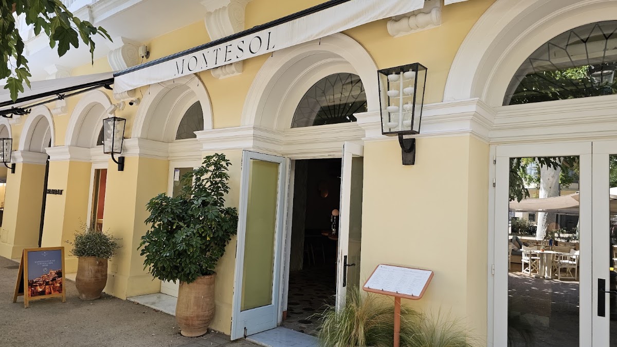 Café Montesol & Rooftop Bar — photo 6