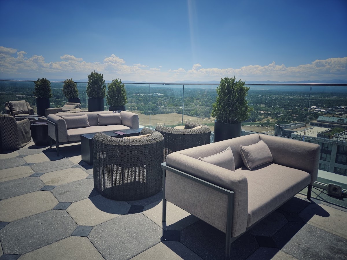 Halo Rooftop Bar — photo 6