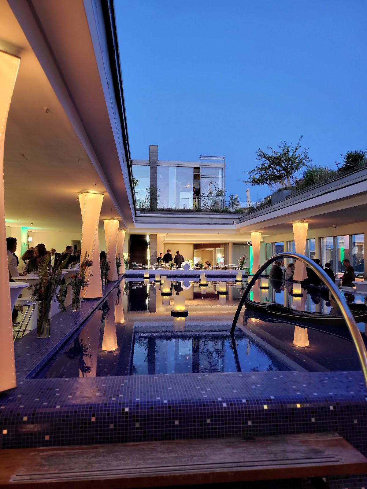 Bayerischer Hof Roof Terrace — photo 6