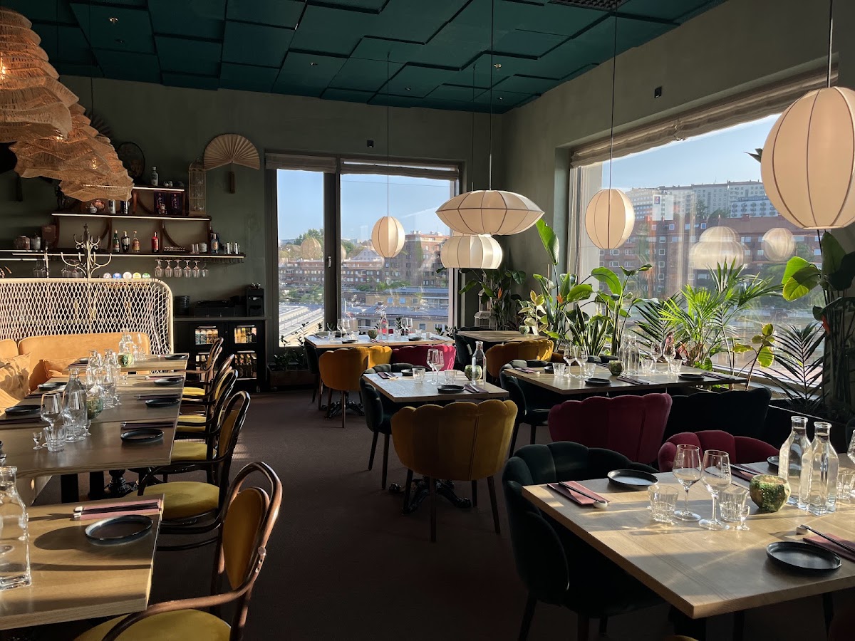 Mei Rose Rooftop Bar & Bistro — photo 6