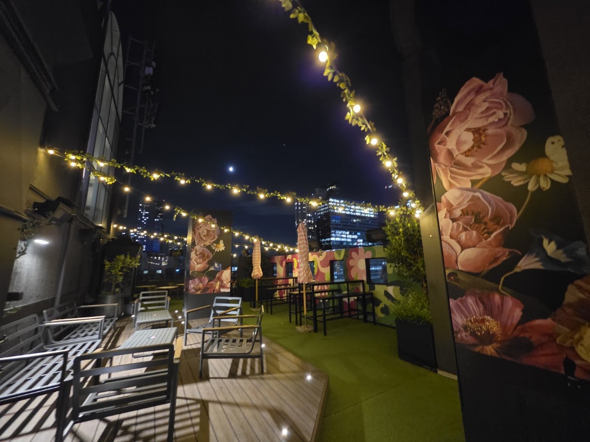 Blossom Rooftop Bar — photo 6