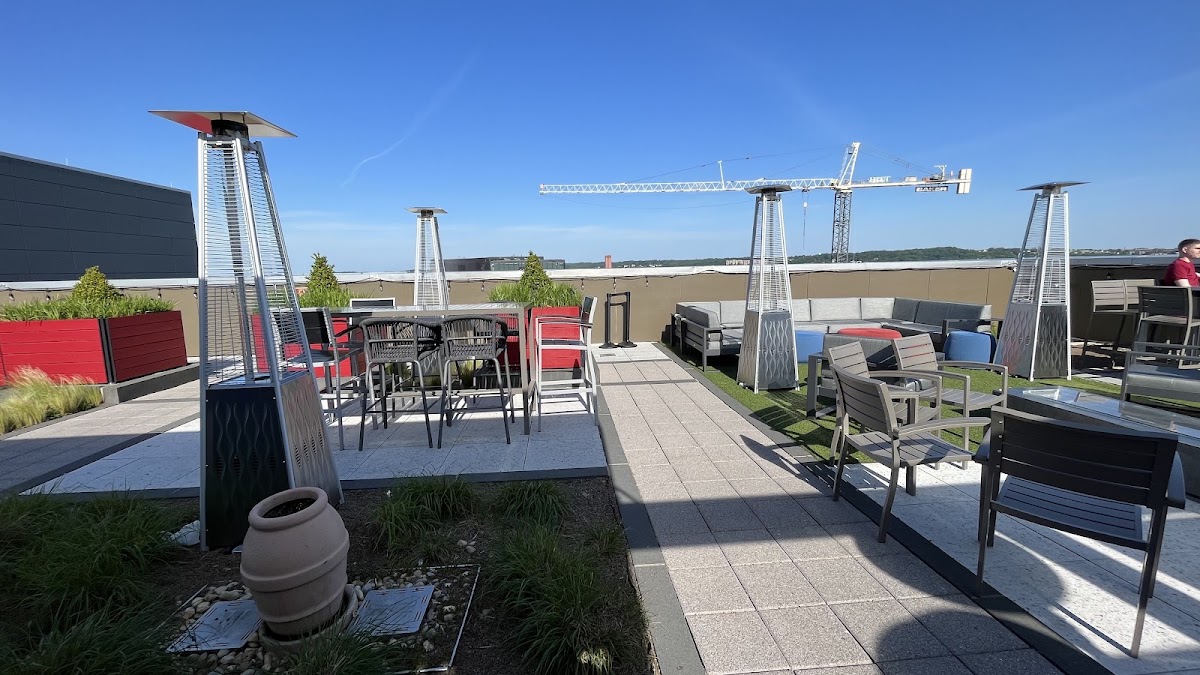 Top of the Yard Rooftop Bar & Bites — photo 6