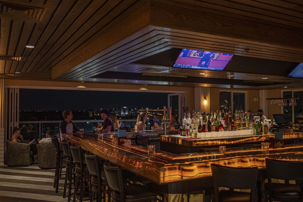 Vantage Rooftop Bar | The Karol Hotel rooftop view