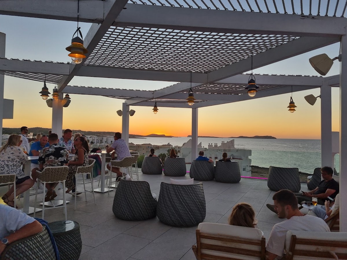 Belvue Rooftop Bar rooftop view