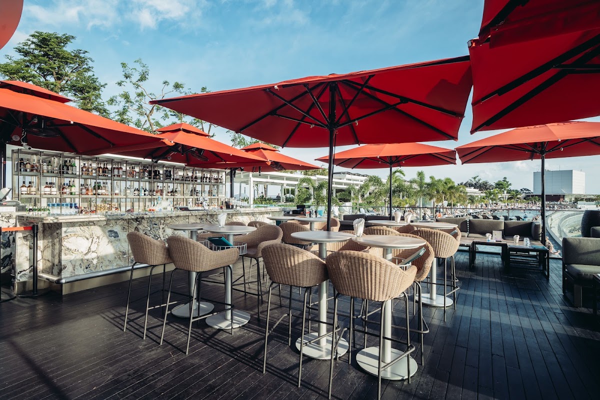 CÉ LA VI Singapore rooftop view