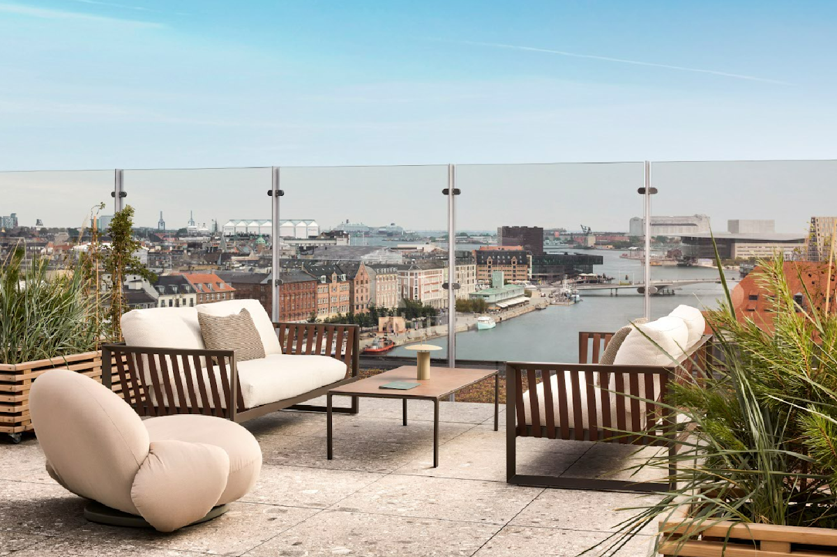 ROOF - Bar & Lounge rooftop view