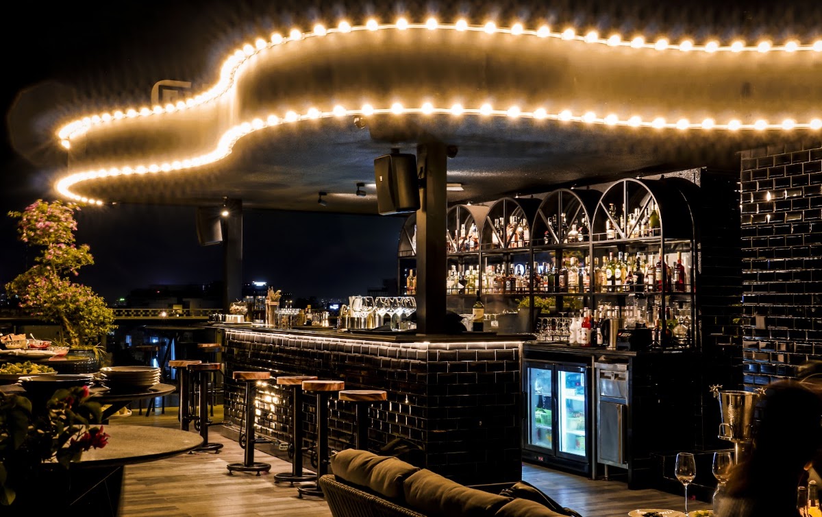 SOL SKY BAR rooftop view